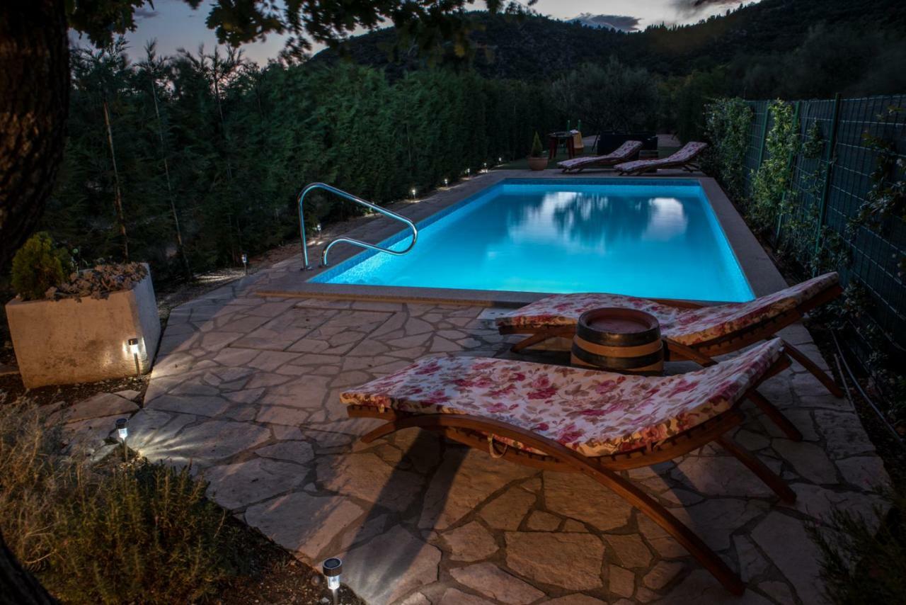 Holiday Home Zavala كليك المظهر الخارجي الصورة